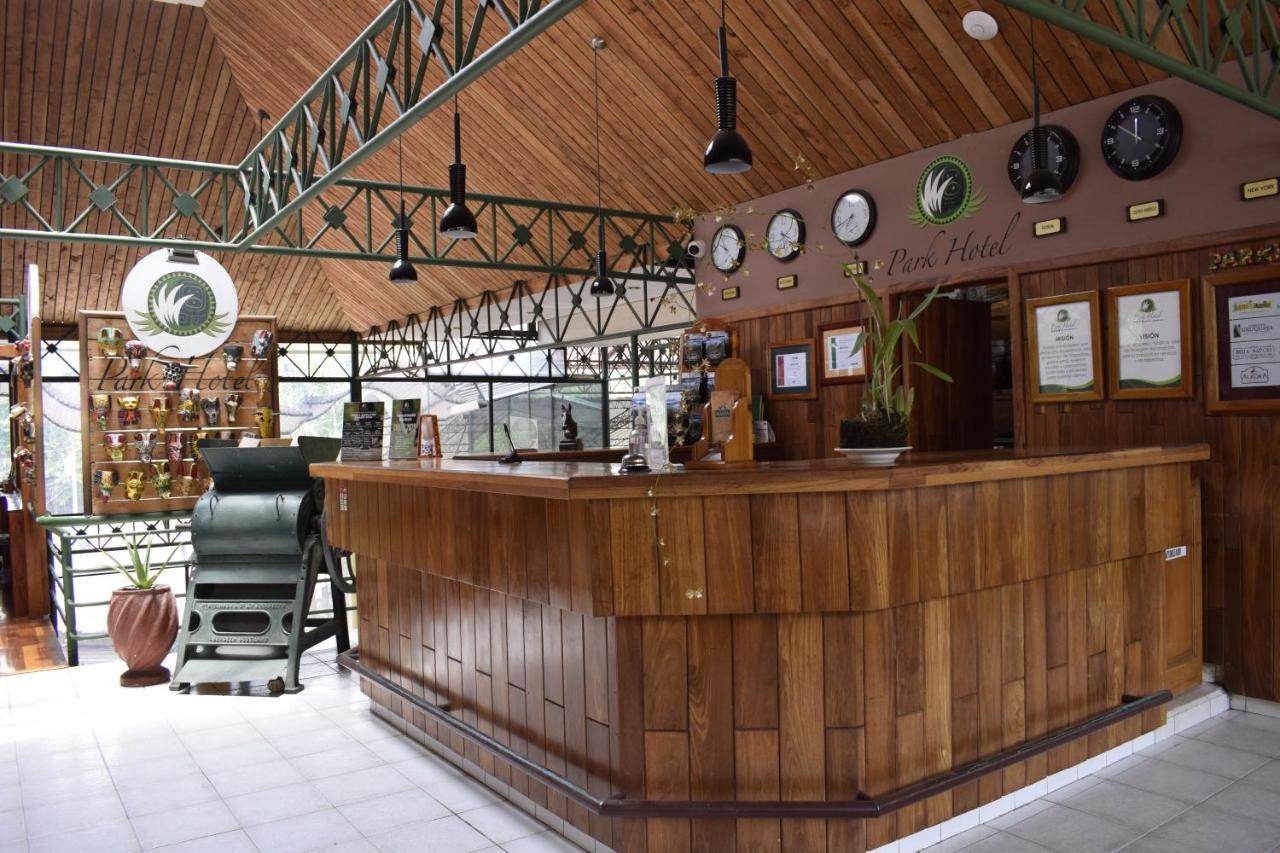 Park Hotel Santa Cruz Verapaz Exterior foto